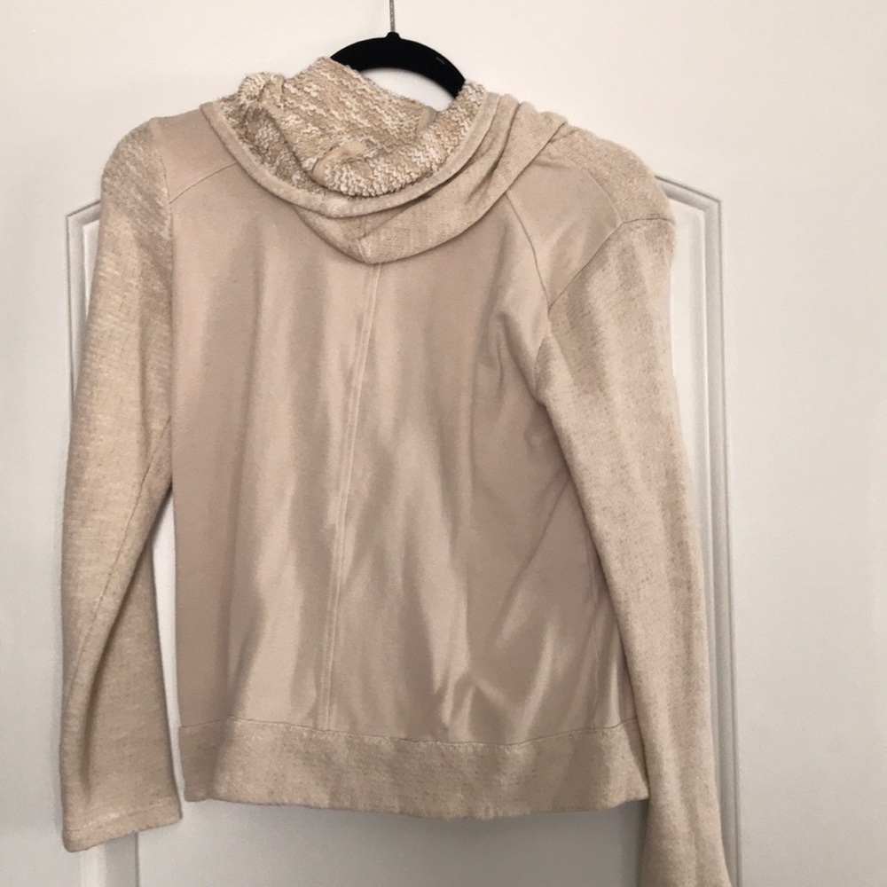 Jacket 🧥 - Picture 2 of 3